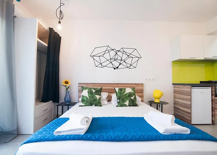 Mazi Rooms Venizelou