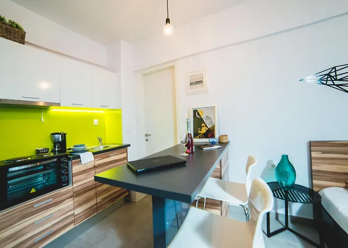 Mazi Rooms Venizelou